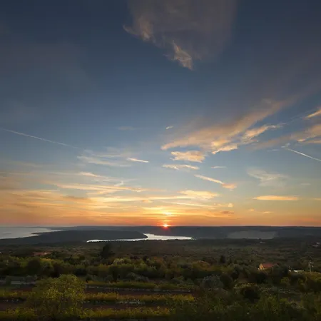 Villa Bella Vista For 8 People With Sea View, Heated Pool & Wellness - Only 1,5 Km From Viskovici