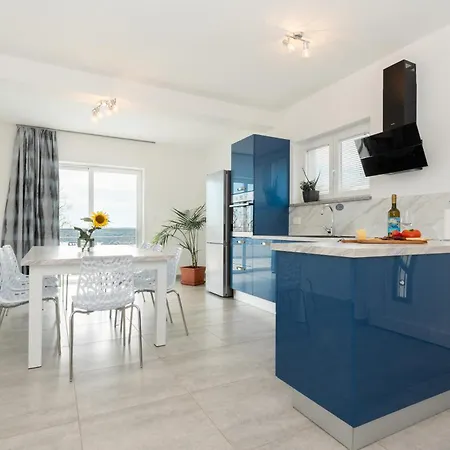 Bella Vista For 8 People With Sea View, Heated Pool & Wellness - Only 1,5 Km From * Viskovici