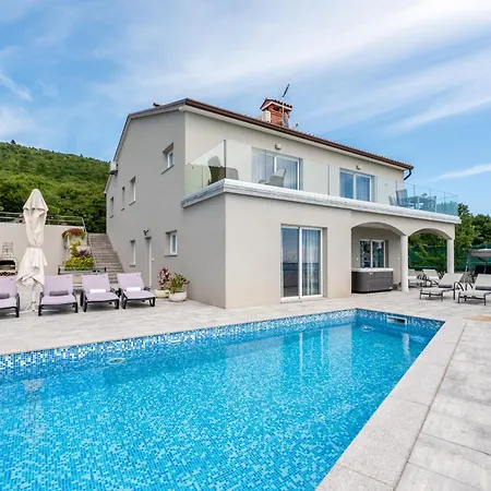 Villa Bella Vista For 8 People With Sea View, Heated Pool & Wellness - Only 1,5 Km From Viskovici