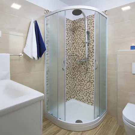 Villa Bella Vista For 8 People With Sea View, Heated Pool & Wellness - Only 1,5 Km From Viskovići