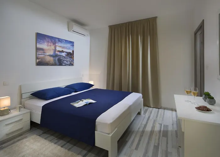 Bella Vista For 8 People With Sea View, Heated Pool & Wellness - Only 1,5 Km From Вилла Viskovici