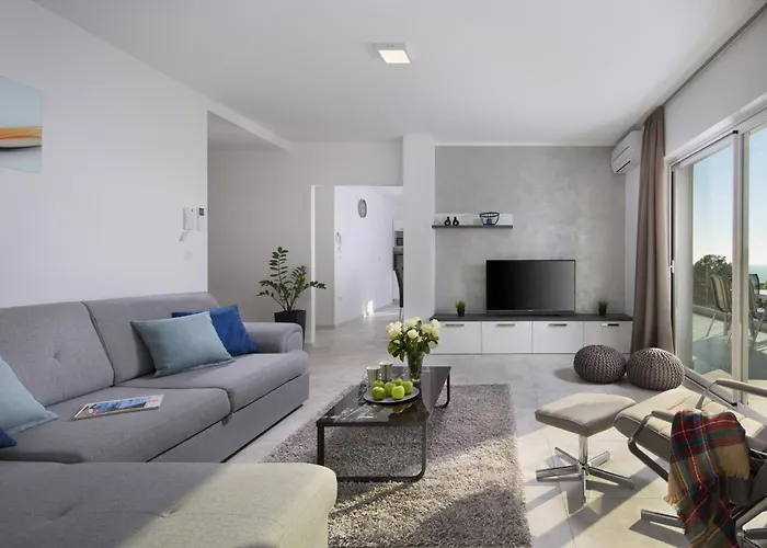 Bella Vista For 8 People With Sea View, Heated Pool & Wellness - Only 1,5 Km From